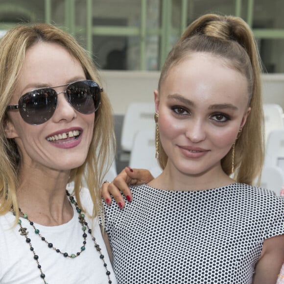 Vanessa Paradis et Lily-Rose Depp - People au 2ème défilé de mode "Chanel", collection Haute-Couture automne-hiver 2018/2019, à Paris. Le 3 juillet 2018 © Olivier Borde / Bestimage