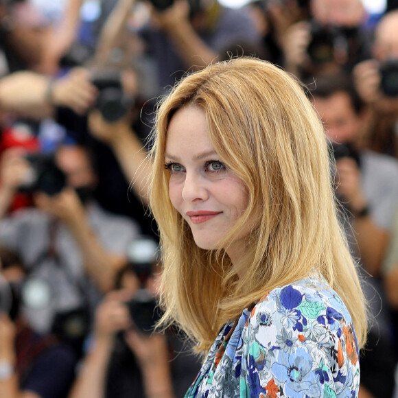 Vanessa Paradis au photocall du film Cette musique ne joue pour personne (Cannes première) lors du 74ème festival international du film de Cannes le 10 juillet 2021 © Borde / Jacovides / Moreau / Bestimage