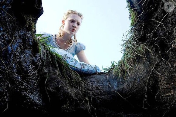 Des images d'Alice au pays des merveilles, de Tim Burton.