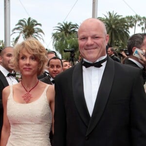 Philippe Etchebest et son épouse - Montée des marches du film "La conquête" - 64e festival de Cannes.