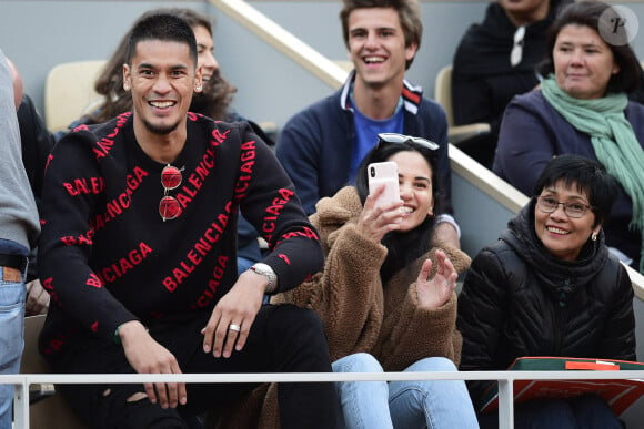 Alphonse Areola (gardien de foot du Psg) et sa femme Marrion Areola - People dans les tribunes lors des internationaux de France de tennis de Roland Garros 2019 à Paris le 28 mai 2019. © JB Autissier/Panoramic//Bestimage