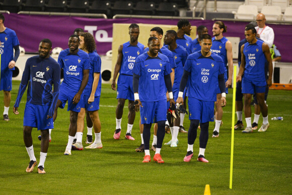 MANDANDA Steve (FRA) / AREOLA Alphonse (FRA) - Entraînement de l'équipe de France de football, à l'avant-veille de la finale contre l'Argentine lors de la Coupe du Monde au Qatar (FIFA World Cup Qatar) © JB Autissier / Panoramic / Bestimage 