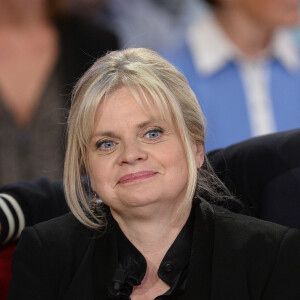 Isabelle Nanty - Enregistrement de l'émission "Vivement Dimanche" à Paris le 27 mai 2015 et qui sera diffusée le 21 juin 2015. Invité principal Michèle Torr
