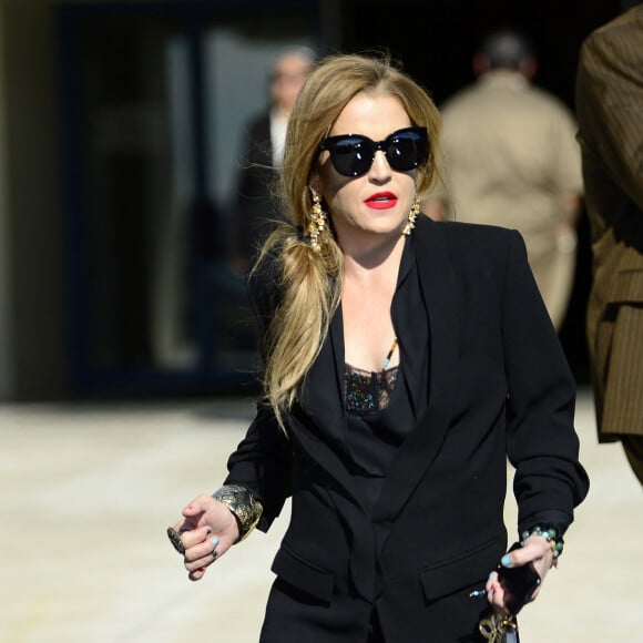 Exclusif - Lisa Marie Presley assiste aux obsèques de son grand-père, Joseph Beaulieu à Los Angeles le 14 janvier 20118.