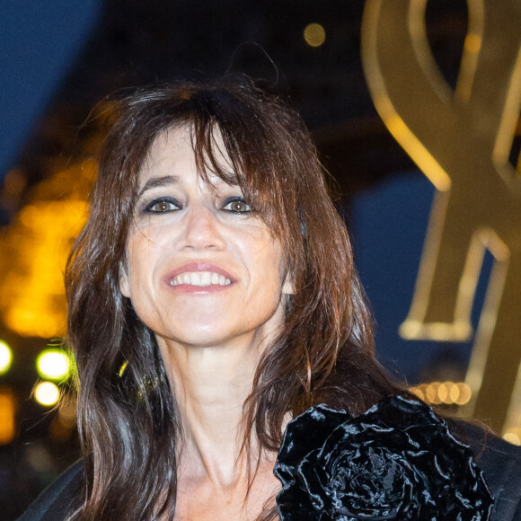 Charlotte Gainsbourg - Front row du défilé de mode Saint Laurent, Prêt-à-porter Printemps / Eté 2023 dans le cadre de la Fashion Week de Paris le 27 septembre 2022. © Olivier Borde 