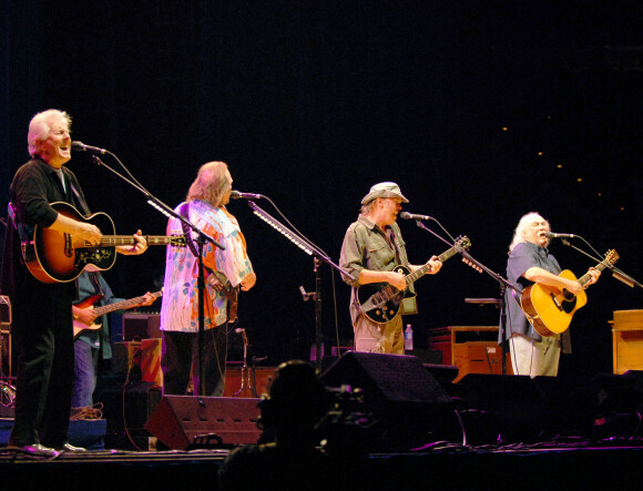 L'artiste de folk rock David Crosby avec son supergroupe Crosby, Stills, Nash & Young à Atlanta en 2006. Chris McKay / MediaPunch