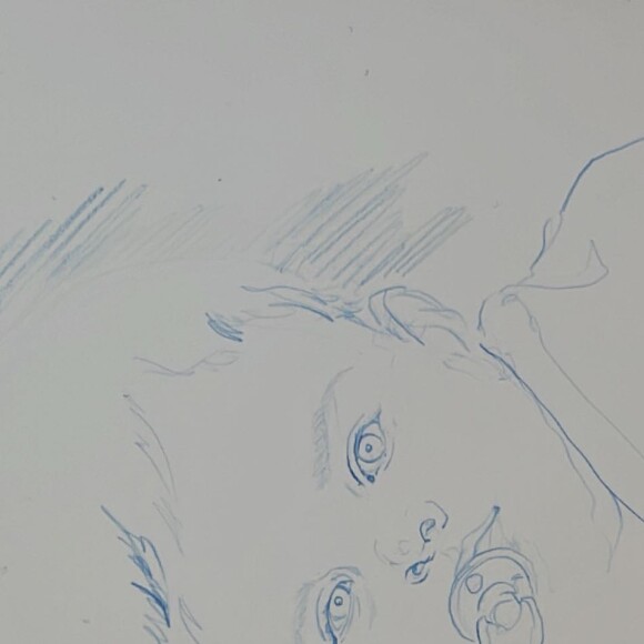 Lou Doillon dessine le visage de son fils Laszlo