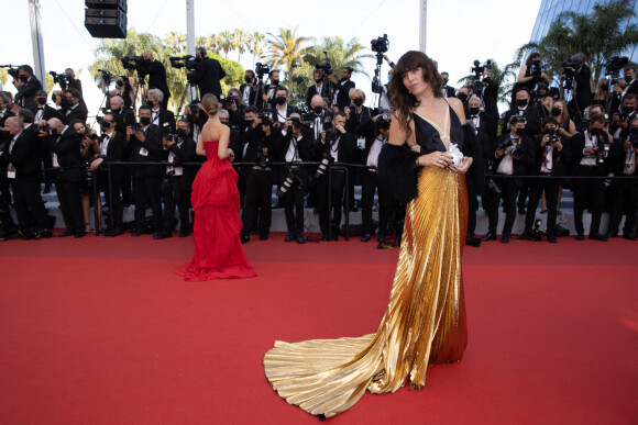 Lou Doillon - Montée des marches du film " Annette " lors de la cérémonie d'ouverture du 74ème Festival International du Film de Cannes. Le 6 juillet 2021 © Borde-Jacovides-Moreau / Bestimage 