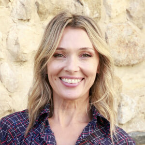 Anne Marivin au photocall de "La vie, l'amour, tout de suite" lors de la 24ème édition du Festival de la Fiction TV de la Rochelle, le 15 septembre 2022