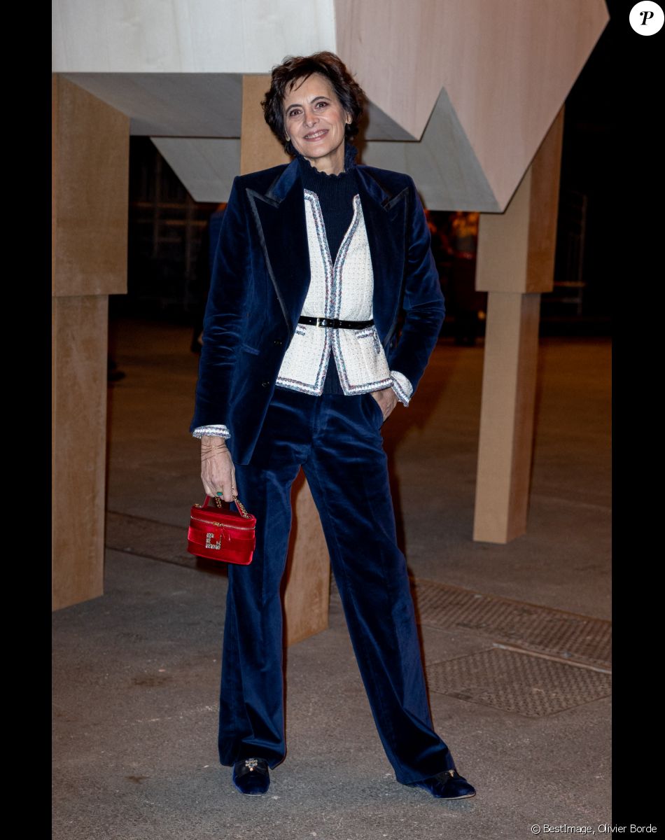 Inès de La Fressange au défilé Chanel Haute Couture printemps / été 2023 lors de la fashion week à Paris le 24 janvier 2023. © Olivier Borde / Bestimage