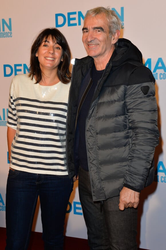 Estelle Denis et son compagnon Raymond Domenech - Avant première du film "Demain tout commence" au Grand Rex à Paris le 28 novembre 2016. © Coadic Guirec/Bestimage