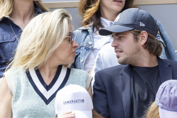 Carine Galli et son compagnon Giovanni Castaldi - Célébrités dans les tribunes des internationaux de France de Roland Garros à Paris le 31 mai 2022. © Cyril Moreau - Dominique Jacovides/Bestimage