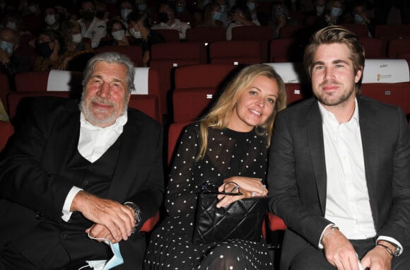 Jean-Pierre Castaldi, Carine Galli et Giovanni Castaldi lors de la cérémonie de clôture et remise de prix du Festival du film Francophone d'Angoulême 2020 le 2 septembre 2020. © Coadic Guirec / Bestimage