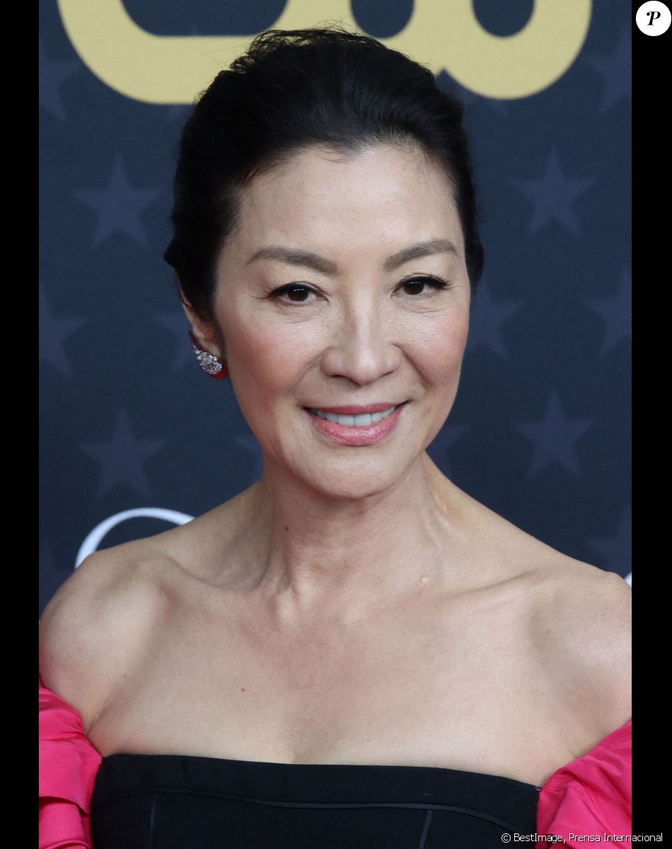 Michelle Yeoh au photocall de la 28ème cérémonie des "Critics' Choice Awards" à Los Angeles, le 15 janvier 2023. © Prensa Internacional via Zuma Press/Bestimage