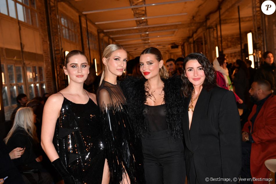 Valentina Ferragni, Leonie Hanne, et guest - Front Row au défilé de