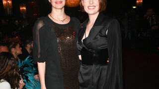 Fashion Week : Élodie Frégé séduisante et complice avec Helena Noguerra, divine en mini-robe