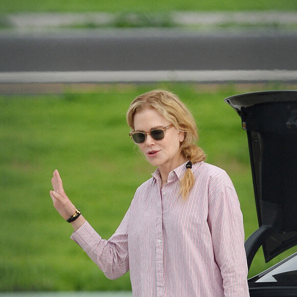 Exclusif - Nicole Kidman et son mari Keith Urban arrivent à Los Angeles en jet privé le 13 janvier 2023.