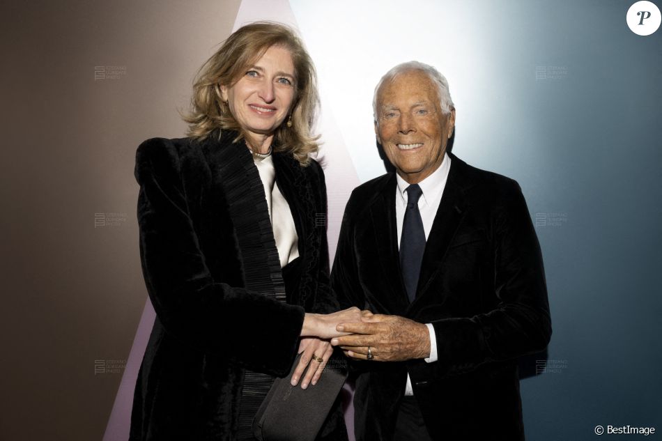 Laura Mattarella, Giorgio Armani - Personnalités dans les backstage du  défilé de mode Haute-Couture Giorgio Armani Privé lors de la fashion week  de Paris. Le 24 - Purepeople