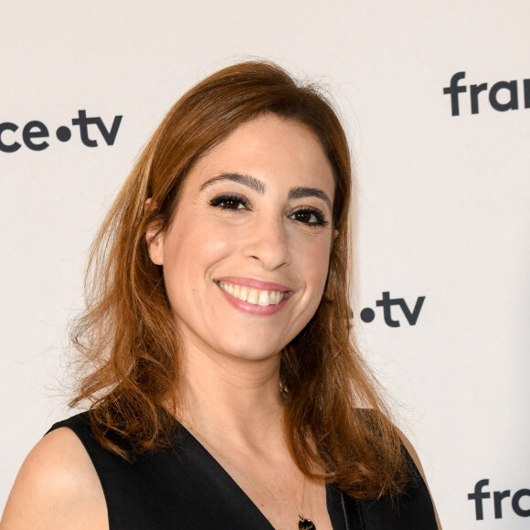 Léa Salamé au photocall de la conférence de presse de France 2 au théâtre Marigny à Paris le 18 juin 2019 © Coadic Guirec / Bestimage