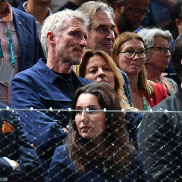 Denis Brogniart et sa femme Hortense - Célébrités assistent à la victoire de Holger Rune contre Novak Djokovic lors de la finale du tournoi de tennis "Rolex Paris Masters 2022" à Bercy AccorHotels Arena à Paris, le 2 novembre 2022 . © Veeren/Bestimage