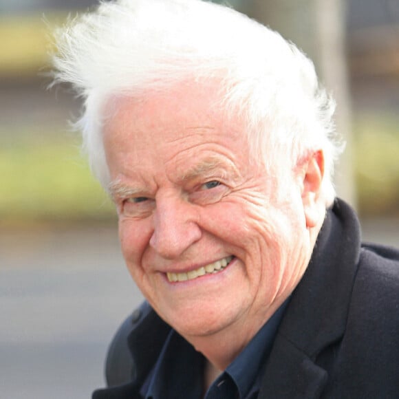 André Dussollier à la sortie de l'émission "La Bande originale" sur France Inter à la Maison de la Radio et de la Musique à Paris, France, le 22 novembre 2022. © Jonathan Rebboah/Panoramic/bestimage