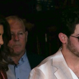 Nick Jonas, Priyanka Chopra - Les Jonas Brothers (Nick, Kevin et Joe) et leurs femmes (Sophie Turner, Daniella Turner et Pryianka Chopra, à la sortie du - restaurant "Craig's" à Los Angeles après avoir reçu leur étoiles sur le Hollywood Boulevard Walk of Fame. Los Angeles, le 30 janvier 2023. 