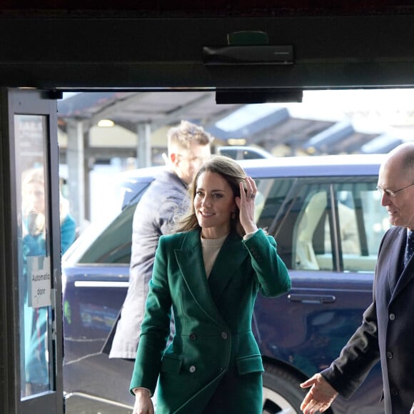 Catherine (Kate) Middleton, princesse de Galles, au complexe de marché Kirkgate sur Vicar Lane à Leeds, West Yorkshire, Royaume Uni, le 31 janvier 2023, où elle rencontre des vendeurs et des membres du public pour le lancement de la campagne Shaping Us qui sensibilise à l'importance unique de la petite enfance. 