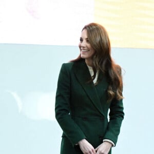 Catherine (Kate) Middleton, princesse de Galles, arrive au complexe de marché Kirkgate sur Vicar Lane à Leeds, West Yorkshire, Royaume Uni, le 31 janvier 2023, où elle rencontre des vendeurs et des membres du public pour le lancement de la campagne Shaping Us qui sensibilise à l'importance unique de la petite enfance. 