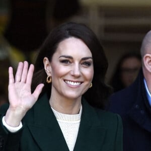 Catherine (Kate) Middleton, princesse de Galles, arrive au complexe de marché Kirkgate sur Vicar Lane à Leeds, West Yorkshire, Royaume Uni, le 31 janvier 2023, où elle rencontre des vendeurs et des membres du public pour le lancement de la campagne Shaping Us qui sensibilise à l'importance unique de la petite enfance. 