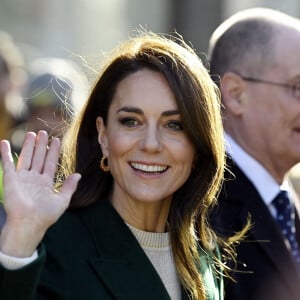 Catherine (Kate) Middleton, princesse de Galles, arrive au complexe de marché Kirkgate sur Vicar Lane à Leeds, West Yorkshire, Royaume Uni, le 31 janvier 2023, où elle rencontre des vendeurs et des membres du public pour le lancement de la campagne Shaping Us qui sensibilise à l'importance unique de la petite enfance. 