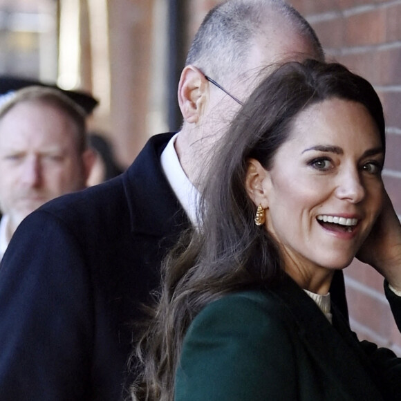 Catherine (Kate) Middleton, princesse de Galles, arrive au complexe de marché Kirkgate sur Vicar Lane à Leeds, West Yorkshire, Royaume Uni, le 31 janvier 2023, où elle rencontre des vendeurs et des membres du public pour le lancement de la campagne Shaping Us qui sensibilise à l'importance unique de la petite enfance. 