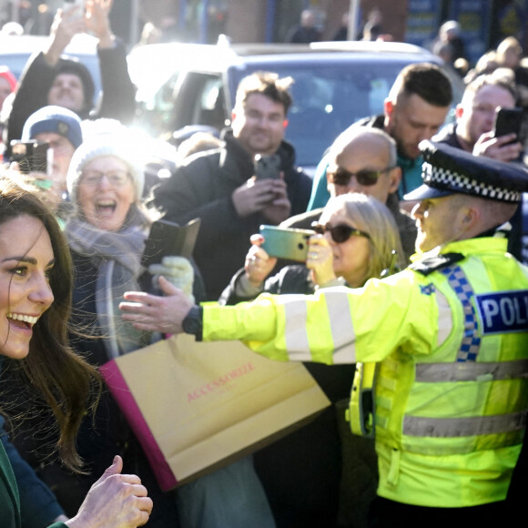 Catherine (Kate) Middleton, princesse de Galles, au complexe de marché Kirkgate sur Vicar Lane à Leeds, West Yorkshire, Royaume Uni, le 31 janvier 2023, où elle rencontre des vendeurs et des membres du public pour le lancement de la campagne Shaping Us qui sensibilise à l'importance unique de la petite enfance. 