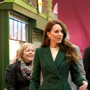 Catherine (Kate) Middleton, princesse de Galles, au complexe de marché Kirkgate sur Vicar Lane à Leeds, West Yorkshire, Royaume Uni, le 31 janvier 2023, où elle rencontre des vendeurs et des membres du public pour le lancement de la campagne Shaping Us qui sensibilise à l'importance unique de la petite enfance. 