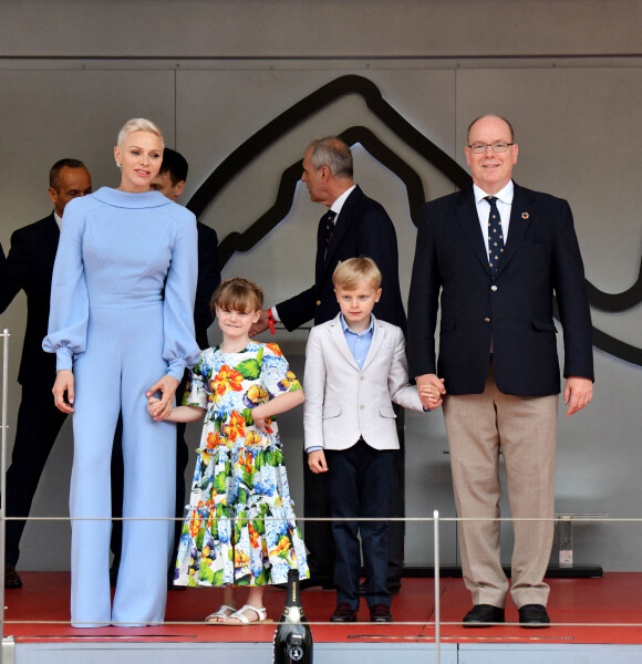 La princesse Charlene de Monaco, le prince Albert de Monaco, la princesse Gabriella et le prince Jacques lors du Grand Prix de Monaco 2022 de F1, à Monaco, le 29 mai 2022. © Bruno Bebert/Bestimage 