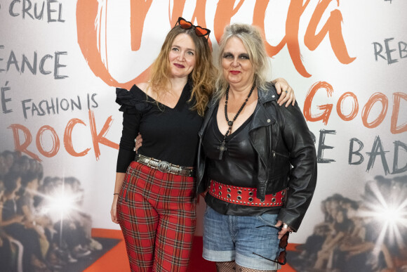Valérie Damidot et sa fille Roxanne - Avant-première parisienne du film "Cruella" au cinéma Le Grand Rex à Paris, le 11 juin 2021. © Olivier Borde/Bestimage