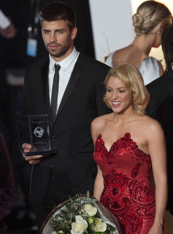 Shakira et Gerard Piqué lors de la remise du Ballon rond 2012 à Zurich