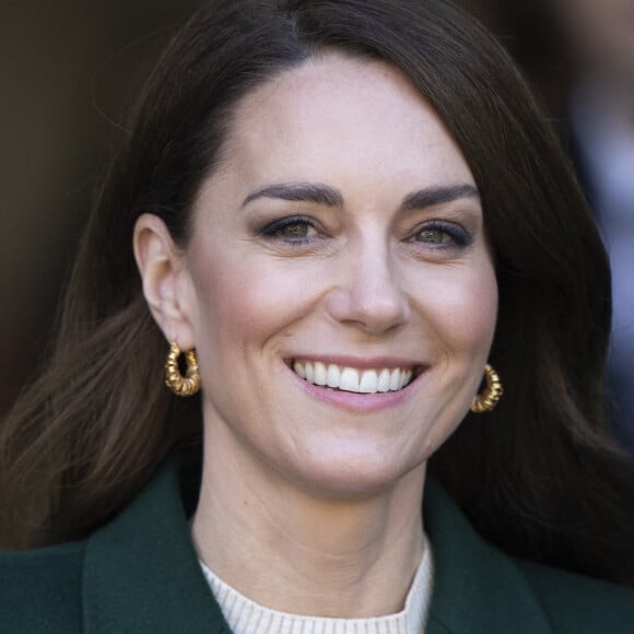 Catherine (Kate) Middleton, princesse de Galles, arrive au complexe de marché Kirkgate sur Vicar Lane à Leeds, West Yorkshire, Royaume Uni, le 31 janvier 2023, où elle rencontre des vendeurs et des membres du public pour le lancement de la campagne Shaping Us qui sensibilise à l'importance unique de la petite enfance. 