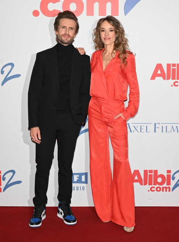 Philippe Lacheau et sa compagne Elodie Fontan - Première du film "Alibi.com 2" au cinéma Le Grand Rex à Paris. © Coadic Guirec/Bestimage