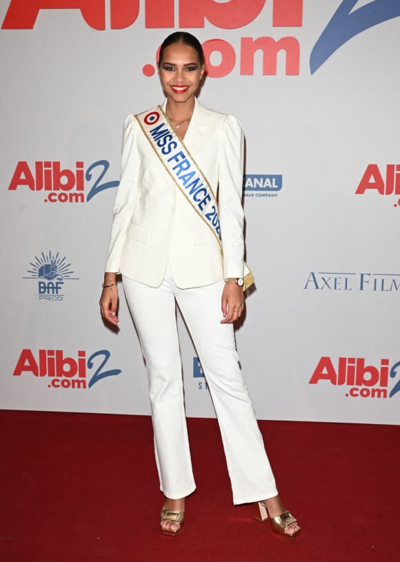 Indira Ampiot (Miss France 2023) - Première du film "Alibi.com 2" au cinéma Le Grand Rex à Paris le 6 février 2023. © Coadic Guirec/Bestimage