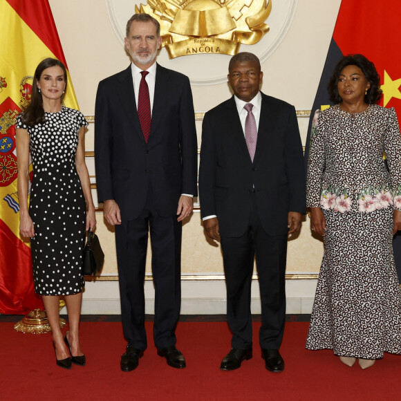 Le roi Felipe VI et la reine Letizia d'Espagne ont été reçus par le président Joao Lourenço et sa femme Ana Dias Lourenco au palais présidentiel à Luanda, à l'occasion de leur voyage officiel en Angola. Le 7 février 2023 
