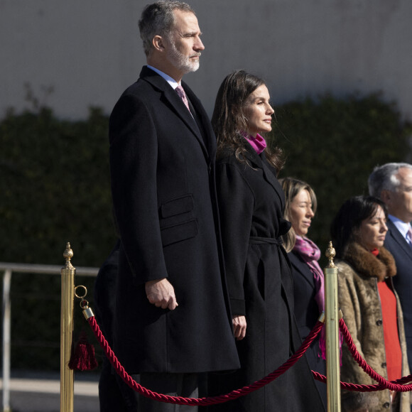 Le roi Felipe VI et la reine Letizia d'Espagne arrivent à l'aéroport de Madrid, Espagne, le 6 février 2023, pour entreprendre leur voyage d'État en République d'Angola. 