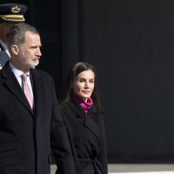 Le roi Felipe VI et la reine Letizia d'Espagne arrivent à l'aéroport de Madrid, Espagne, le 6 février 2023, pour entreprendre leur voyage d'État en République d'Angola. 