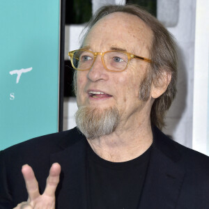 Stephen Stills - Première du documentaire musical "Echo in the Canyon" au cinéma ArcLight à Los Angeles. 24 mai 2019.