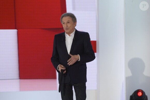 Michel Drucker - Enregistrement de l'émission Vivement Dimanche à Paris le 13 mai 2015.