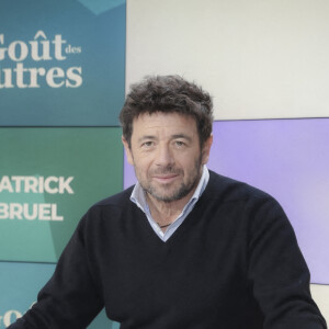 Exclusif - Patrick Bruel invité de Valérie Benaim sur I24 News dans son nouveau talk show "Le Goût des Autres". Paris le 18 janvier 2023. © Jack Tribeca / Bestimage