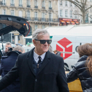 Francis Huster arrivant aux obsèques de Philippe Tesson en l'église Saint-Germain des-Prés à Paris le 10 février 2023. © Christophe Clovis / Bestimage 