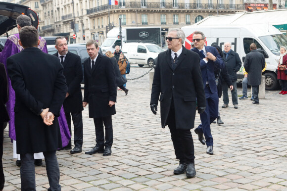 Francis Huster arrivant aux obsèques de Philippe Tesson en l'église Saint-Germain des-Prés à Paris le 10 février 2023. © Christophe Clovis / Bestimage 