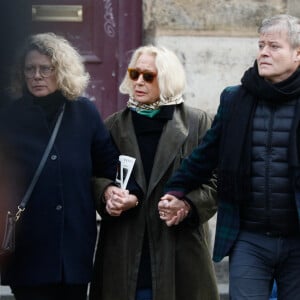 Brigitte Fossey et sa fille Marie Adam - Sorties des obsèques de Philippe Tesson en l'église Saint-Germain des-Prés à Paris le 10 février 2023. © Christophe Clovis / Bestimage 