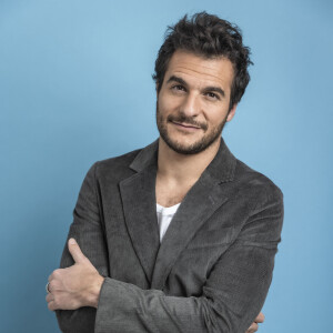 Amir Haddad - Backstage de l'émission "Tout le monde chante contre le cancer" au Palais des Congrès à Paris.