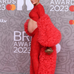 Jessie J (enceinte) au photocall de la cérémonie des Brit Awards 2023 à l'O2 Arena à Londres le 11 février 2023. 